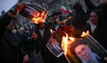 Masivas movilizaciones en Europa para condenar la represión del régimen iraní: “No a la República Islámica terrorista”