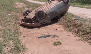 Vuelco en camino a Esquina del Sur: dos personas trasladadas con lesiones leves