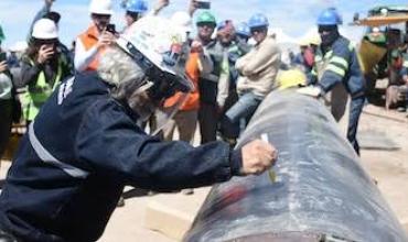 Vaca Muerta: el Gobierno anunció que ya construyó la mitad de la que define como “la obra más importante en 50 años”