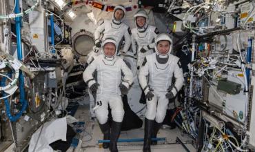 NASA: el astronauta enfermo regresó a Tierra y finalizó con éxito la primera evacuación médica de una misión