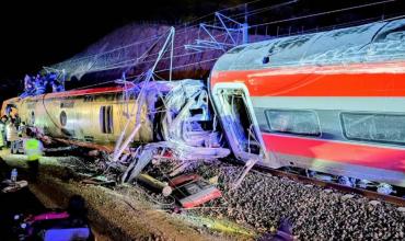Encontraron otro cuerpo entre los escombros y ascienden a 43 los muertos por el choque de trenes en España