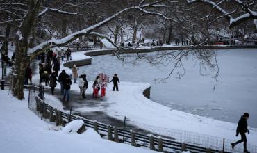 Nueva York declara el estado de emergencia ante fuerte tormenta de nieve y frío extremo