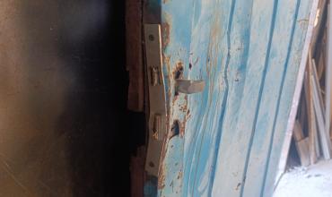 Robo en barrio Aguadita de Vargas: sustrajeron una motocicleta y herramientas de un galpón