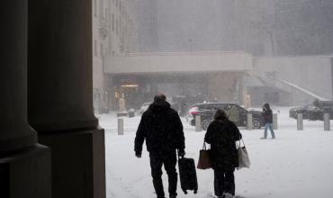 También Canadá sufre la ola polar en Norteamérica: Toronto amaneció paralizada tras una nevada histórica