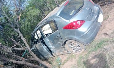 Derrape vehicular en Ruta 29: dos personas fueron trasladadas al hospital