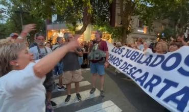 Tensión y cánticos cruzados en el acto de Javier Milei en Mar del Plata