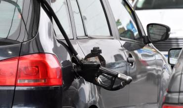 Combustibles: aprobaron una nueva suba del impuesto que se traslada al precio de la nafta y el gasoil