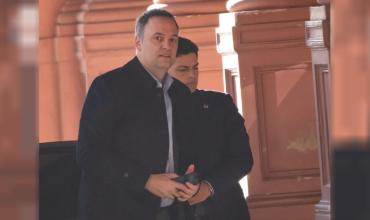 Manuel Adorni compartió una frase falsa del Indio Solari y causó polémica en las redes