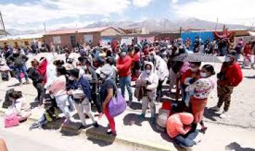 Una encuesta reveló que el 81% de los chilenos está a favor de expulsar a todos los inmigrantes irregulares