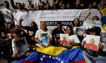 Un grupo de presos políticos venezolano inició una huelga de hambre en Zona 7 y los familiares se sumarán a la protesta