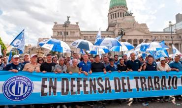 La CGT adelantó una reunión para debatir un paro general de 24 horas contra la reforma laboral