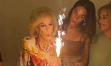Toda la intimidad del cumpleaños de Mirtha Legrand: ambientación con rosas, el menú y el emotivo discurso de la diva