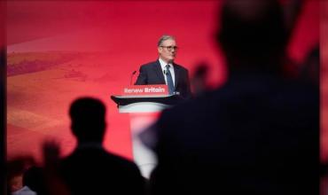 El primer ministro británico instó a rebajar la tensión con Irán y advirtió por el impacto económico