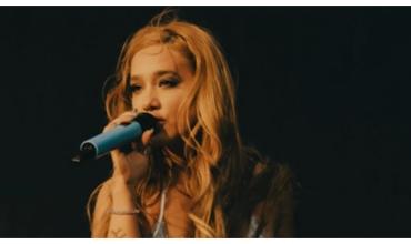 Ángela Torres emocionó al cantar “Como la cigarra” a 50 años del golpe