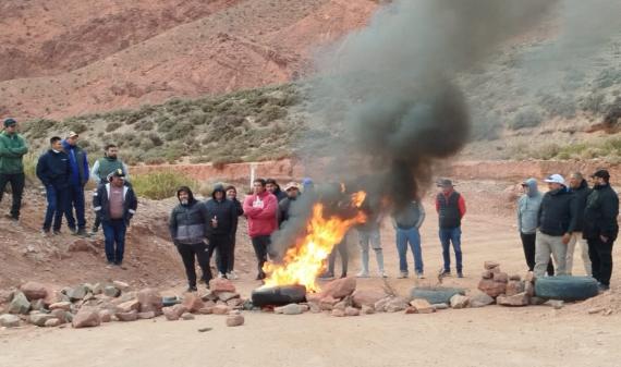 Luis Orquera, intendente de General Lamadrid, defendió el corte y sostuvo que si usan los caminos de La Rioja tienen que retribuir