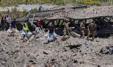 Israel hizo explotar un puente estratégico y atacó una ruta en el Líbano