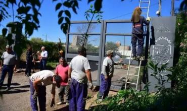 Villa Allende instaló el primer portón para cerrar calles durante la noche 