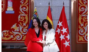 María Corina Machado recibe la medalla de Oro de Madrid en la Puerta del Sol ante miles de venezolanos en un evento masivo: “Hoy comienza el regreso a casa”