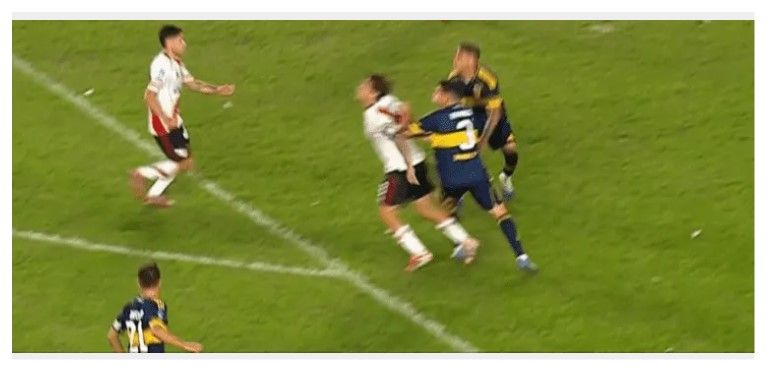 La gran polémica en el final del Superclásico: el penal que todo River le reclamó a Darío Herrera