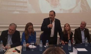 Ricardo Quintela alienta una sucesión multitudinaria para diluir todo poder alternativo