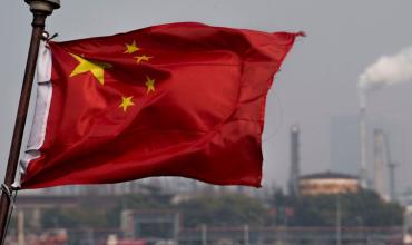Desafío total de Xi Jinping: China prohíbe acatar sanciones de Washington y blinda su sector petrolero ante la cumbre con Trump