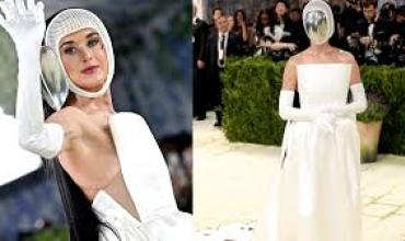 Katy Perry se burló de la Inteligencia Artificial con su look en la Met Gala