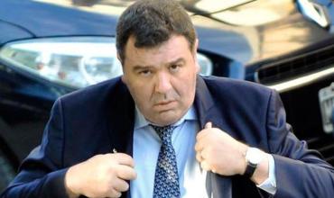 El juez Ariel Lijo dispuso levantar el secreto fiscal ante ARBA de Manuel Adorni y su esposa