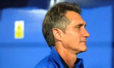 Guillermo Barros Schelotto se sacó con un periodista tras la eliminación de Vélez ante Gimnasia de La Plata
