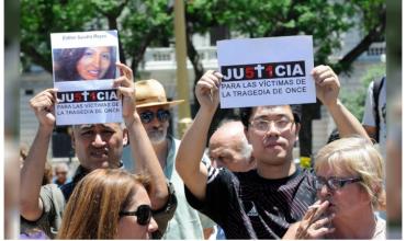 Los familiares de las víctimas de la Tragedia de Once repudiaron la prisión domiciliaria de De Vido
