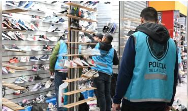 Contrabando: secuestraron 2.700 pares de zapatillas en Retiro