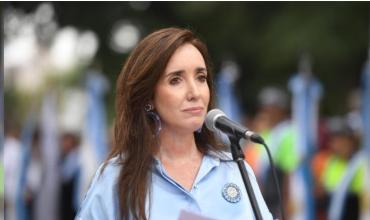 Victoria Villarruel se diferenció de Milei y saludó a los periodistas en su día