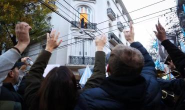 El kirchnerismo marcha a San José 1111 a un año de la condena a Cristina Kirchner
