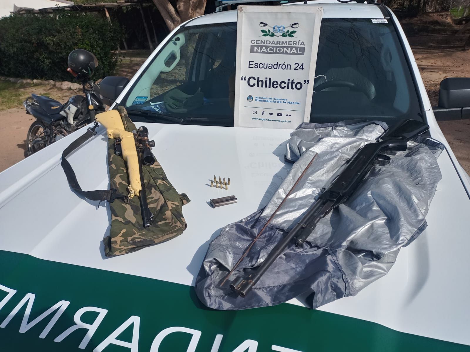 Secuestran mercadería,  armas de fuego, municiones y hojas de coca por valor de $137 millones
