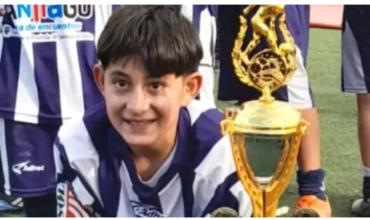 Murió de un pelotazo: un chico de 15 años recibió un fuerte impacto en el pecho en un partido y no soportó