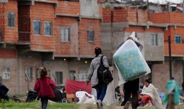 Informe de la UCA advierte que la baja de la pobreza convive con fuertes carencias en salud, empleo y seguridad social