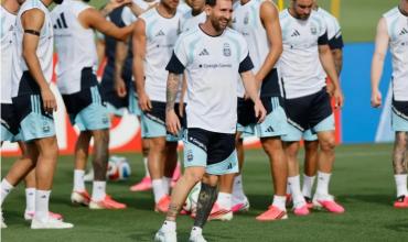 Con la presencia de Messi tras un día de rumores, la Selección argentina se entrenó pensando en Austria
