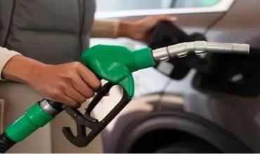 ¿Bajará la nafta? El petróleo cayó casi 10% y crece el debate sobre los precios