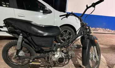Retuvieron una motocicleta conducida por un niño de 12 años en Portezuelo