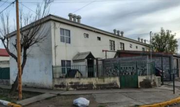 Encerrados, denustridos y golpeados: detuvieron a una madre y su pareja por maltrato infantil en Santa Cruz