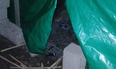 Investigan el robo de seis sillas de un quincho en el barrio Miguel Arcángel