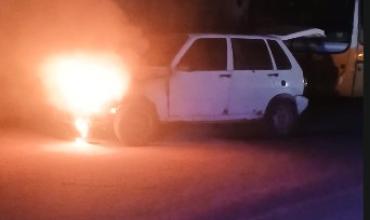 Un principio de incendio afectó a un automóvil en Chepes y fue controlado a tiempo