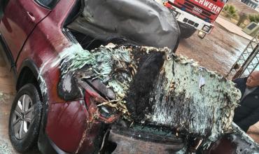 Se incendió una camioneta que transportaba fardos de totora en el ingreso a Guandacol