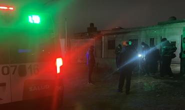 Dos jóvenes fueron apuñalados durante una violenta gresca en el barrio Aguadita de Vargas