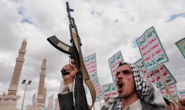 Los rebeldes hutíes, respaldados por Irán, atacaron posiciones en Yemen: al menos 15 muertos y más de 20 heridos