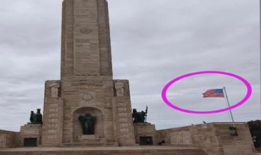 Gran enojo en las Redes, por una bandera de EE.UU. en el Monumento de Rosario