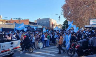 Chilecito celebró la clasificación de Argentina con una multitud en la plaza y el Cristo del Portezuelo