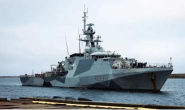 Denuncian una “provocación” británica tras el paso de un buque militar por el Mar Argentino
