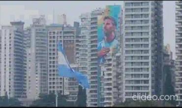 Rosario renovó el emblemático mural de Messi “De otra galaxia / De mi ciudad”