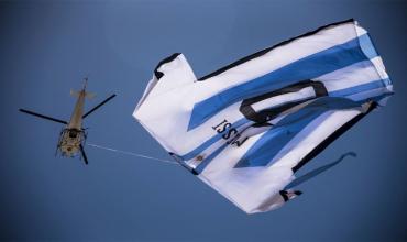 Furor en Rosario por la Selección: un helicóptero con la camiseta de Messi paralizó la ciudad tras el pase a semis