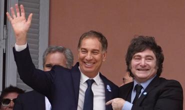 Interna oficial: por decreto, el Gobierno le saca áreas a Santiago Caputo y se las entrega a Diego Santilli